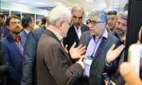 بیستمین همایش آموزش علوم پزشکی: بازدید وزیر بهداشت از غرفه دانشگاه علوم پزشکی مجازی